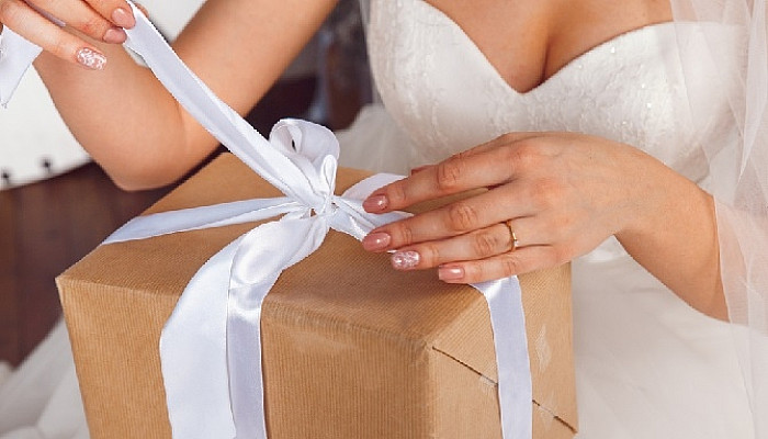 BF Wedding Gift Ideas For Newlyweds