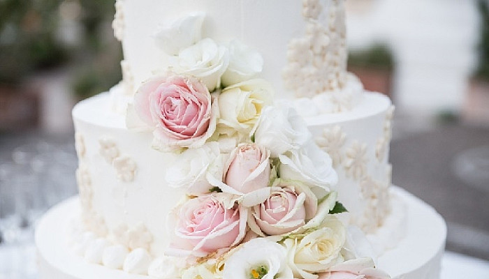 BF Wedding Cakes that Traditionalists