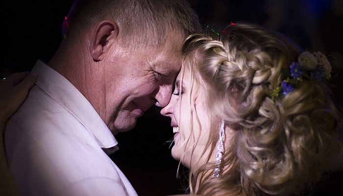 Dance of the bride with her father