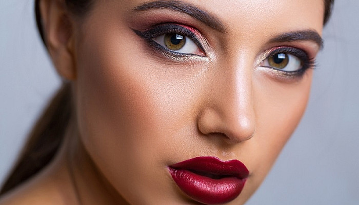 Closeup of a trendy winter makeup